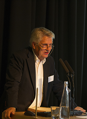 Headshot of Håkan Wahlquist, giving a presentation.